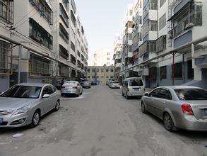 府前小區(qū)全套家具、家電，拎包即住，干凈衛(wèi)生，