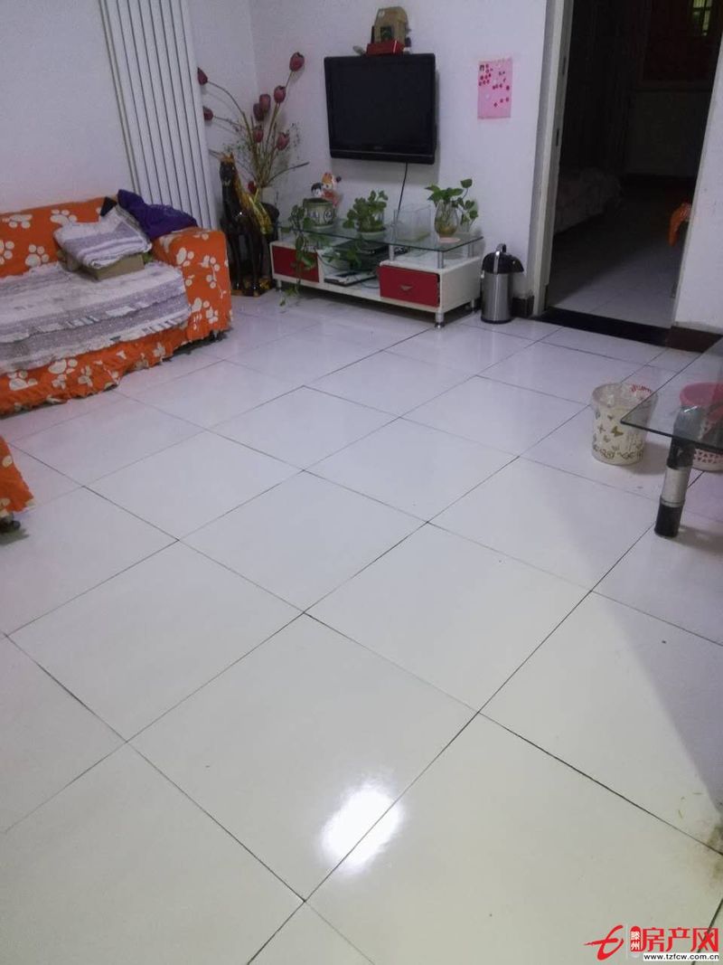 學(xué)區(qū)房，做生意居住寶地，水電暖家電家具基本齊全，拎包即住。