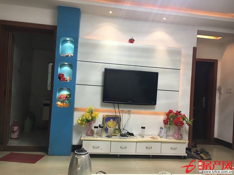 緊靠步行街、書院小學(xué)、奎文市場，女人街，絕對精裝修，拎包即住