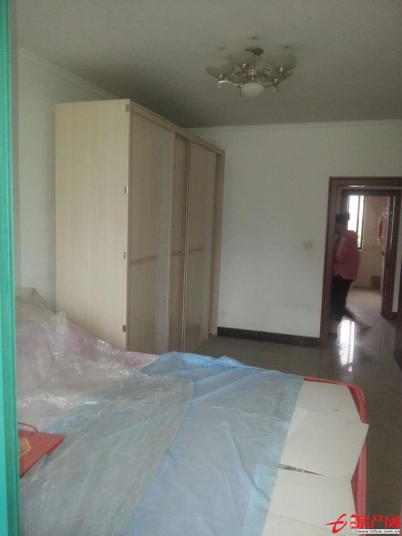 濱江二期急售送車庫儲藏室三年證可貸款全款優(yōu)先中等裝修