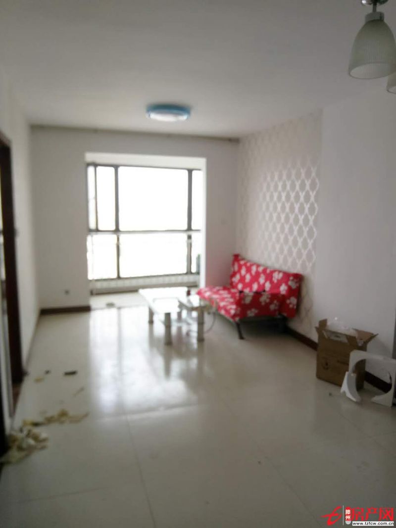 嘉鴻一品學(xué)區(qū)房離一中育才都很近