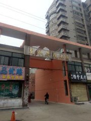 龍水華庭營業(yè)房出租，位置優(yōu)，環(huán)境好，人流量大，聚財寶地