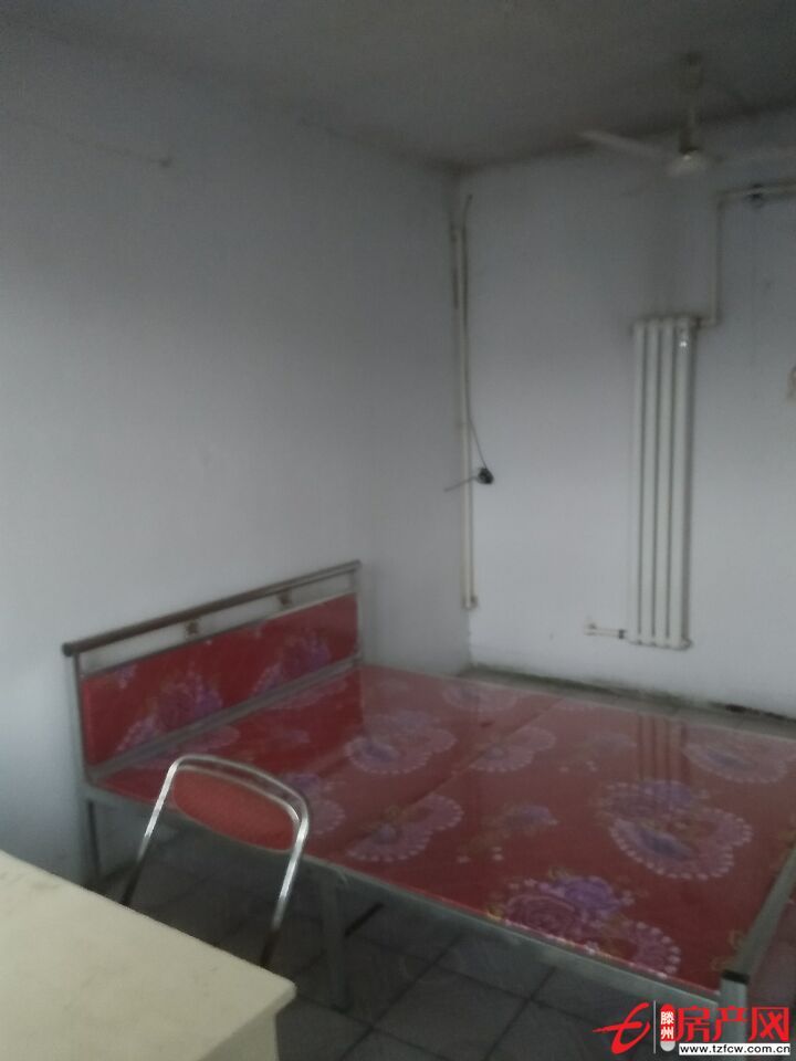 拎包即住，簡(jiǎn)單裝修，緊鄰學(xué)校，購(gòu)物交通方便