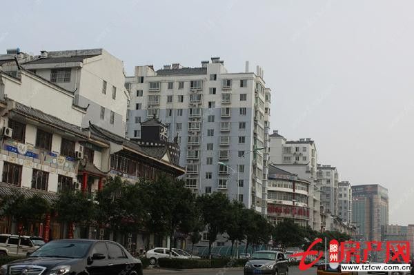 麗都水岸，上房費已交清，送儲，三室朝陽，采光好，新證，可貸款