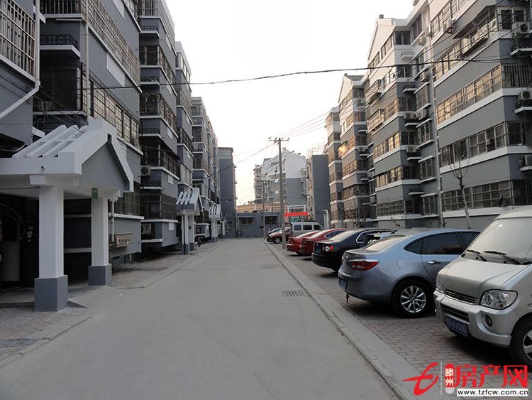 龍泉苑，帶閣樓，簡(jiǎn)單裝修，有證，學(xué)校區(qū)域，龍泉小學(xué)，騰東中學(xué)