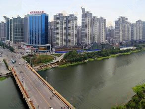 威尼斯一區(qū)，公寓樓，學(xué)校房，上學(xué)方便，價(jià)格低