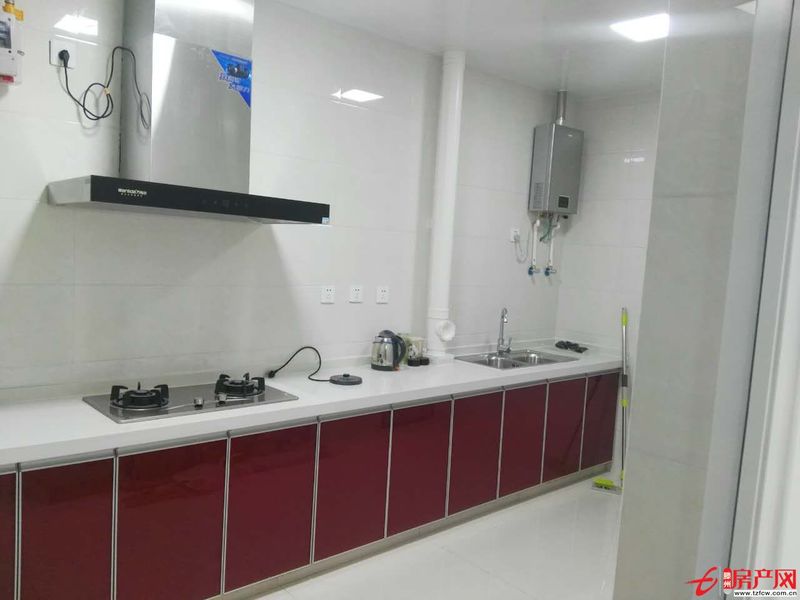 人和天地，龍泉小學(xué)，滕東中學(xué)，新一中，龍泉廣場(chǎng)