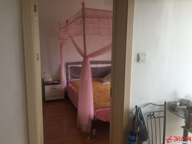 府北小區(qū)，精裝修，帶儲(chǔ)藏室，另有一套六十平