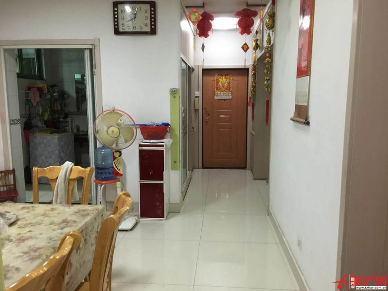 國(guó)稅局小區(qū)帶車庫(kù)三室兩廳精裝修