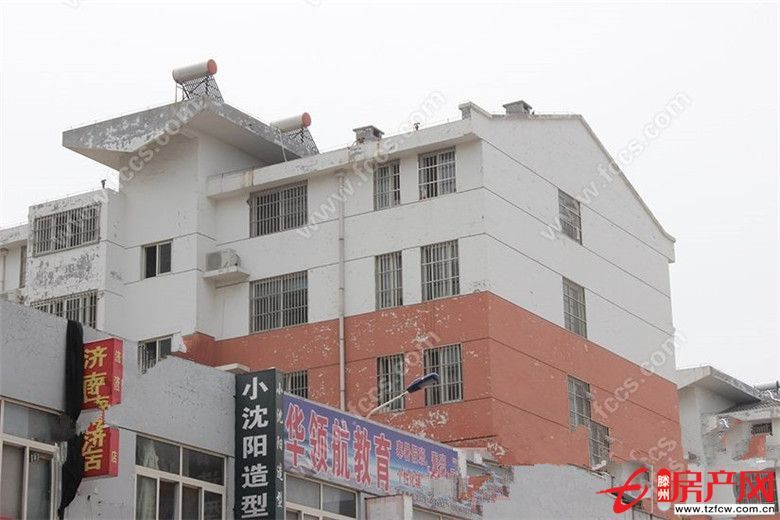 東方明珠，帶儲藏室，證滿五年，可貸款，多層