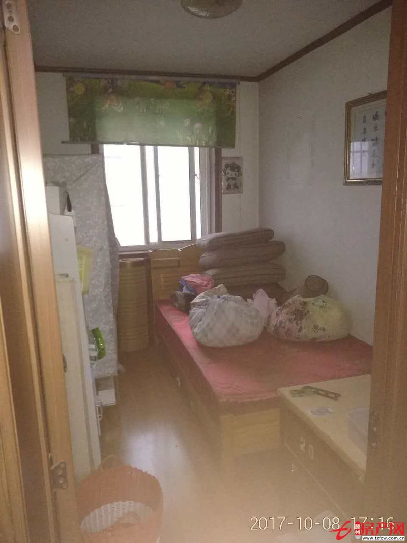 蘋果園小區(qū)多層四樓東戶三室精裝有證滿五支持貸款