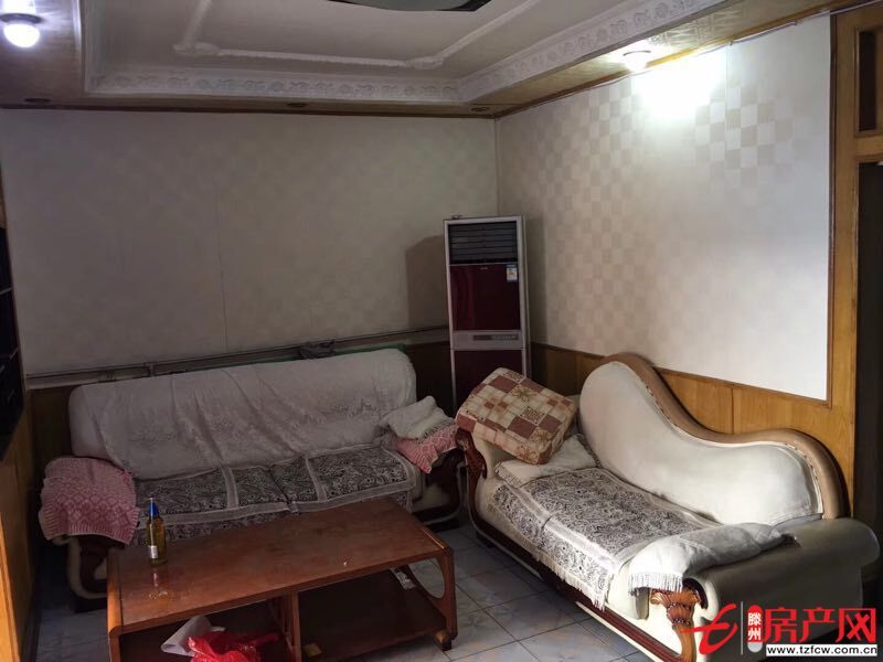 水利局宿舍（工人醫(yī)院對(duì)面）