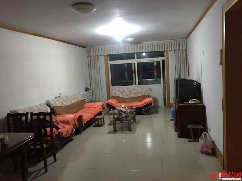 龍泉苑小區(qū)多層四樓三室向陽含儲藏室支持貸款