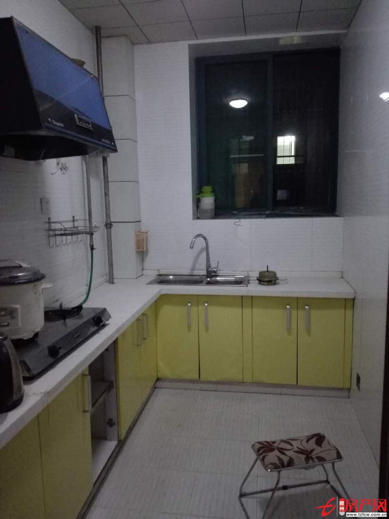 翡翠名苑小區(qū)家具家電齊全裝修