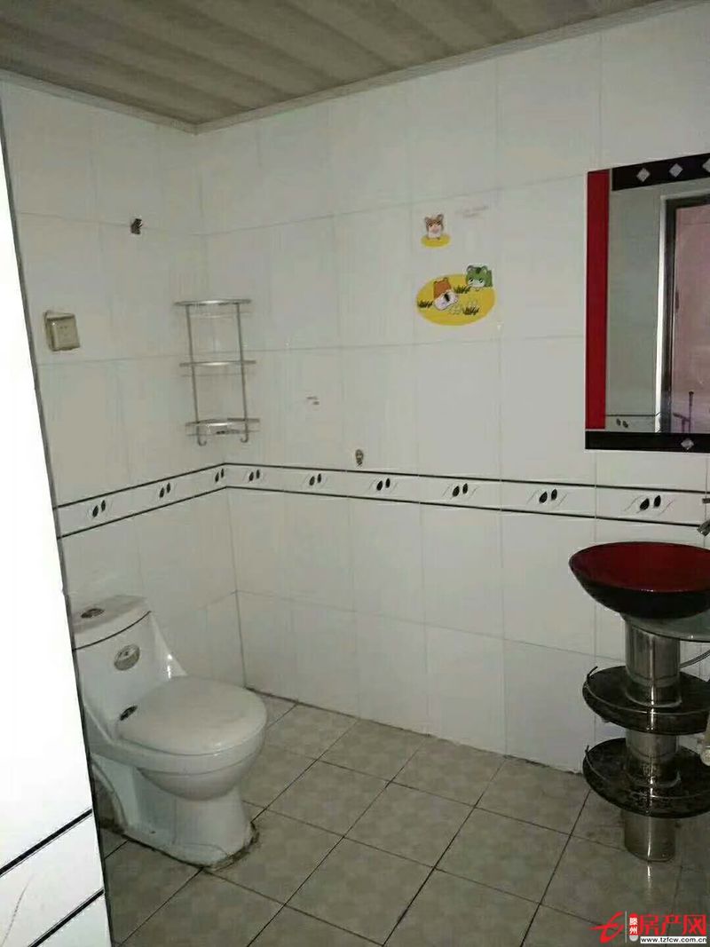 平等小區(qū)三室一廳