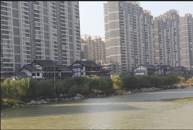 威尼斯一區(qū)學(xué)區(qū)房中間樓層。