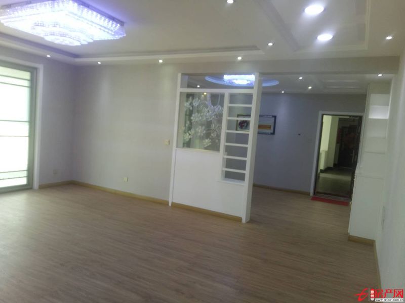 城市之光精裝修房源，中層，新房未住過，采光好