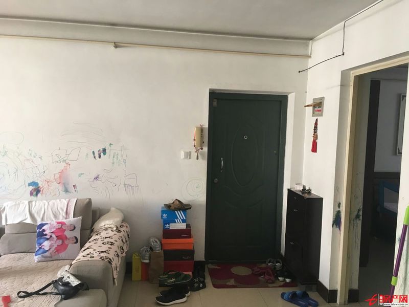 誠信花園三室精裝修可貸款