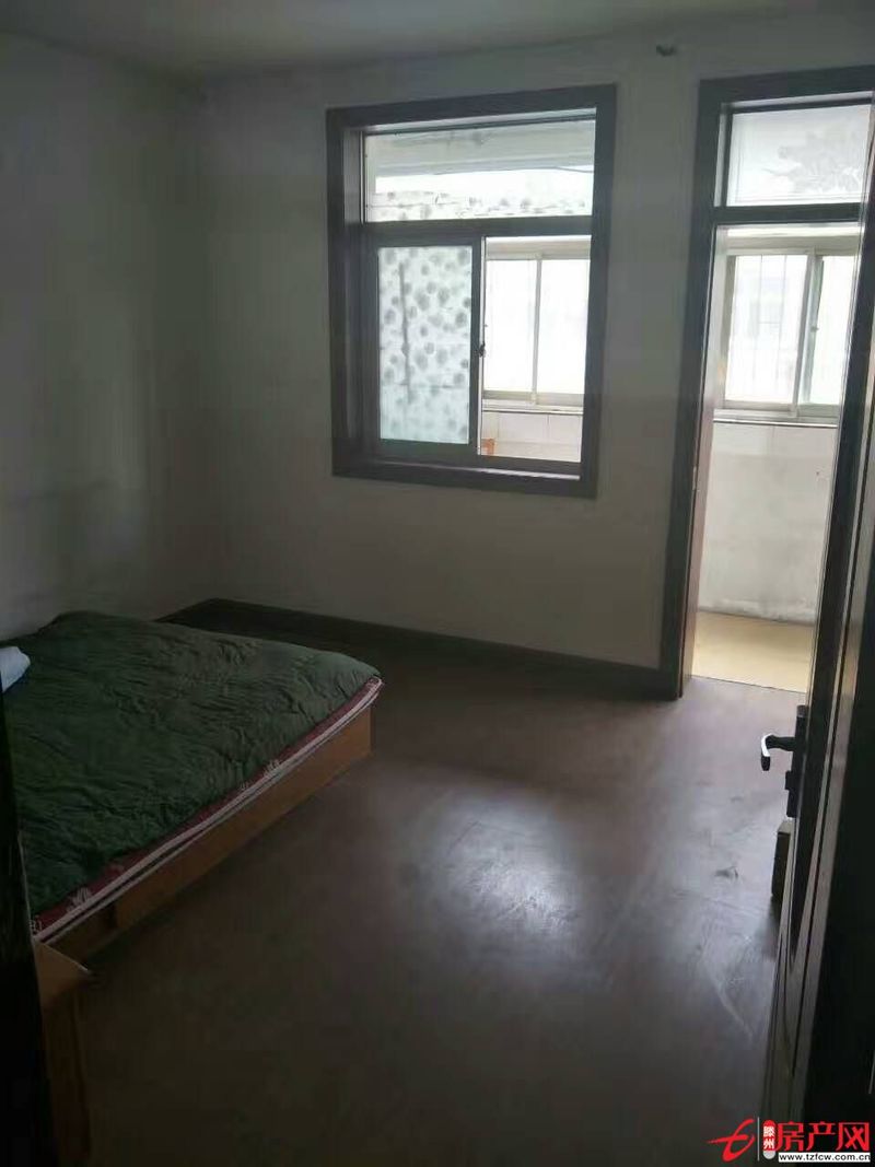 安東花園可貸款三室隨時(shí)可看房子