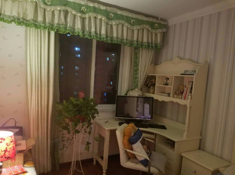 問天廣場(chǎng)家家悅樓上，中層，精裝修，可貸款