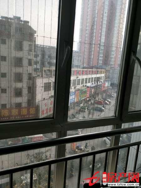 中央城精裝修三室兩廳一衛(wèi)新證可貸款