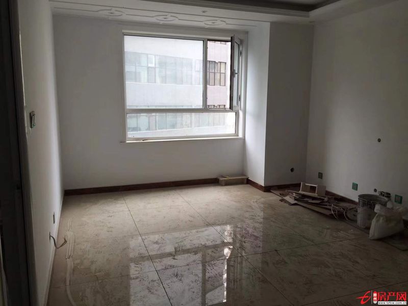 人和天地三室兩廳精裝修婚房一次沒(méi)住過(guò)需全款