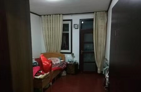 春秋閣小區(qū)三室一廳證滿(mǎn)五年含儲(chǔ)藏精裝修