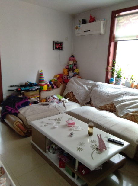 北安居三室一廳精裝修學(xué)區(qū)房，干凈明亮拎包入住三樓