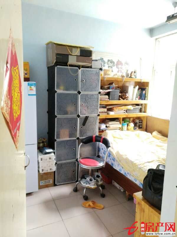 急售荊河小區(qū)二樓多層證滿五年可貸款