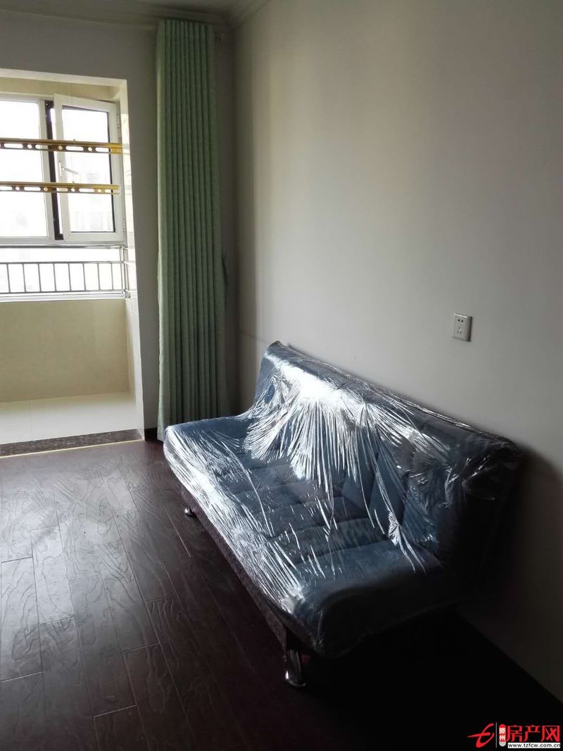 人和天地新房精裝修拎包入住。