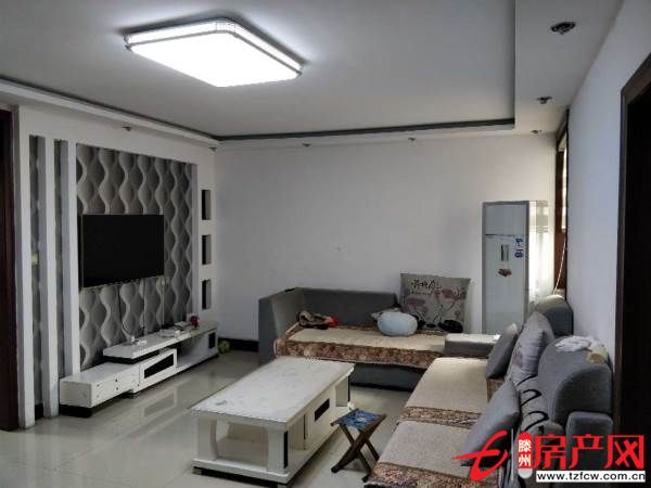 香格里拉證滿五兩室朝陽送儲藏室家具家電齊全