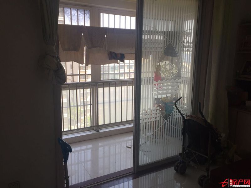 清河花園三室二廳，證滿兩年，含儲(chǔ)藏室