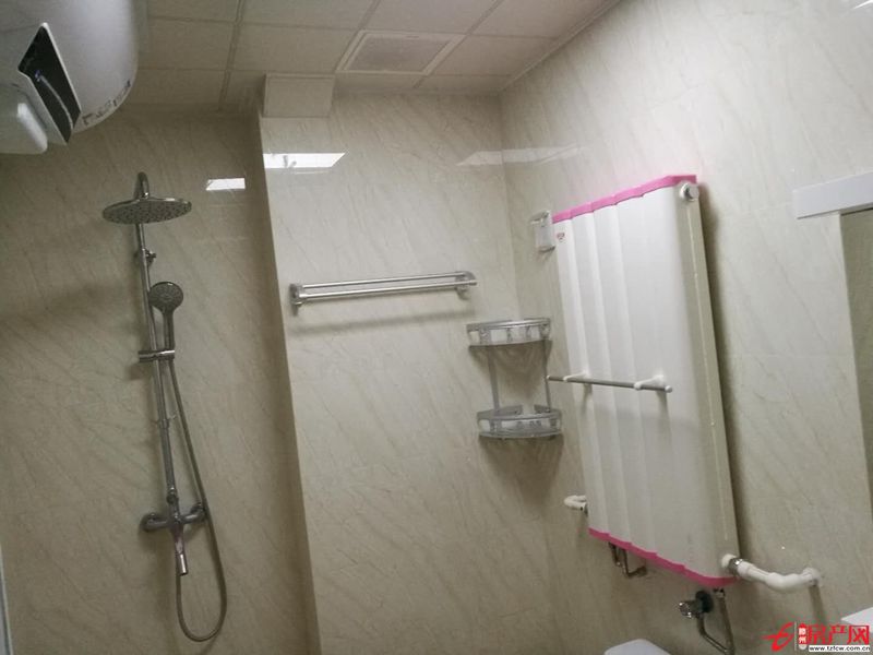 人和天地東區(qū)第二排，學(xué)區(qū)房，采光好，家電齊全，拎包即住