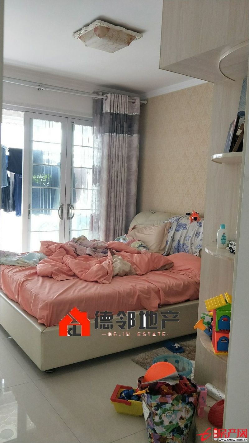 學區(qū)房證小區(qū)環(huán)境優(yōu)美