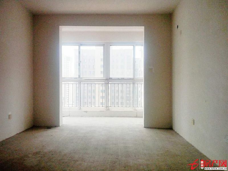 百合花園，3室2廳，黃金樓層，毛坯，滿二，可貸款