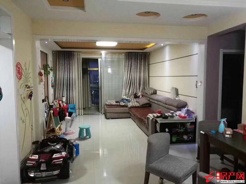 忠真新天地精裝修，兩室一廳朝陽，證滿兩年，配合貸款，戶型方正