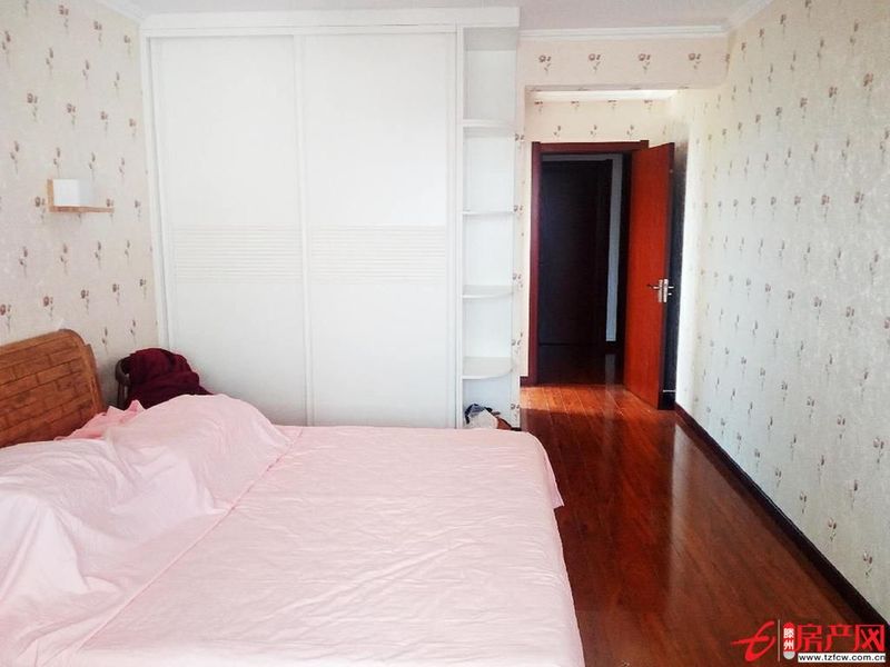 問天三期，精裝3房，黃 金樓層，可貸，送全部家具家電，婚房