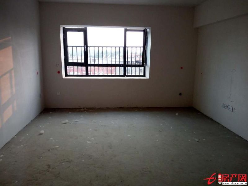 急售佳美C區(qū)，3室2廳，115平，72萬，毛坯，全款，無綁定