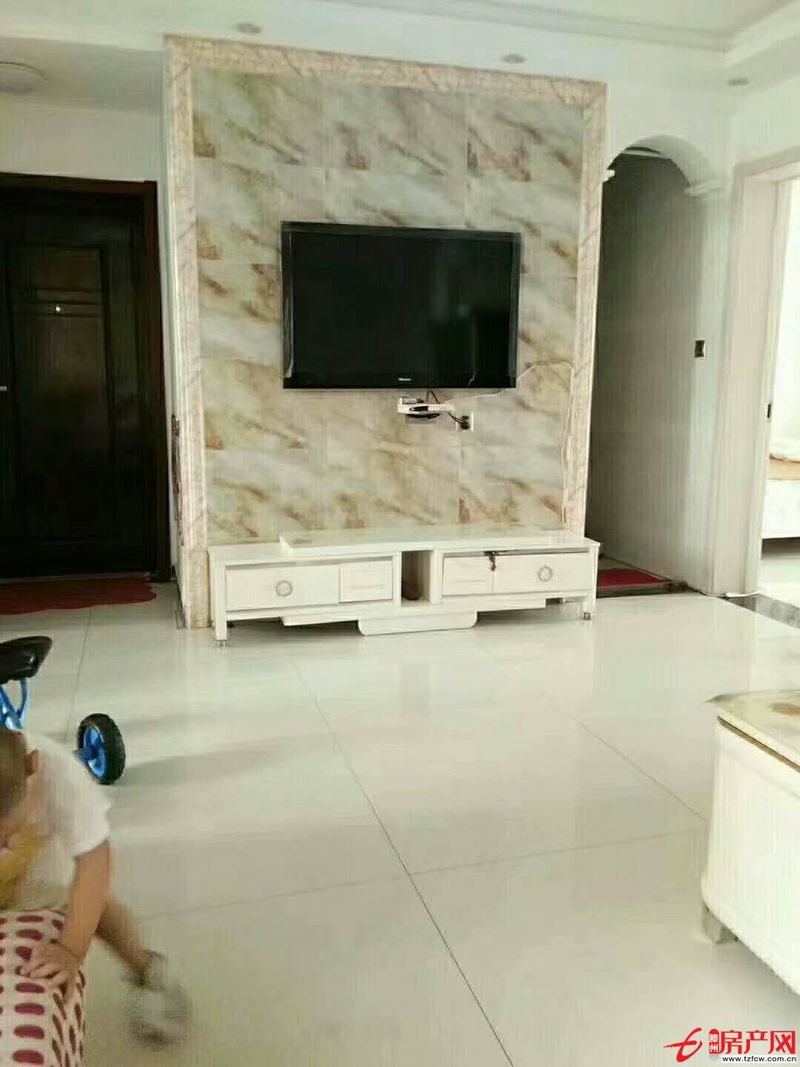 金馨花園精裝房，三室好樓層，急售可貸款