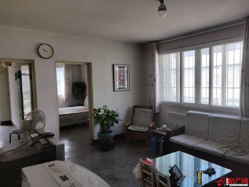 尚賢居好樓層+全明戶型+大三室+生活設(shè)施齊全+證滿五年可貸款