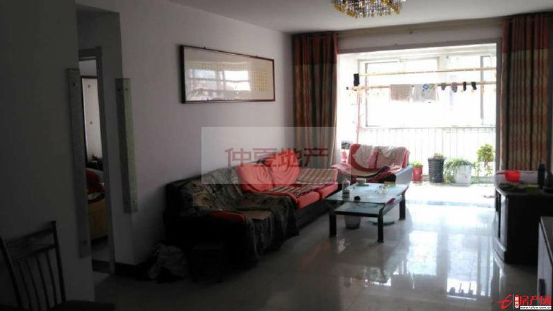 急售遠(yuǎn)航國際一樓！精裝大三室！新證可貸款！93萬！