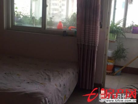 荊善安居三室一廳證滿五年能貸款頂樓送儲(chǔ)藏室精裝修