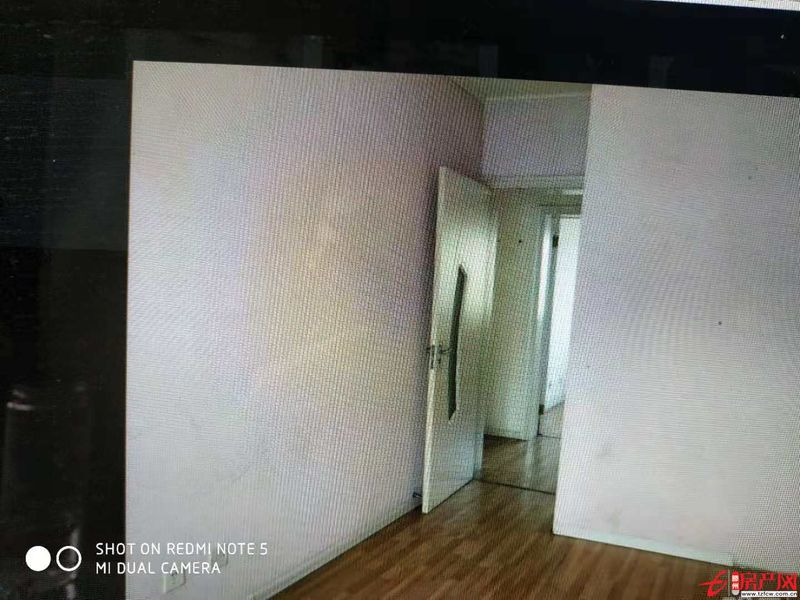 學(xué)區(qū)房。