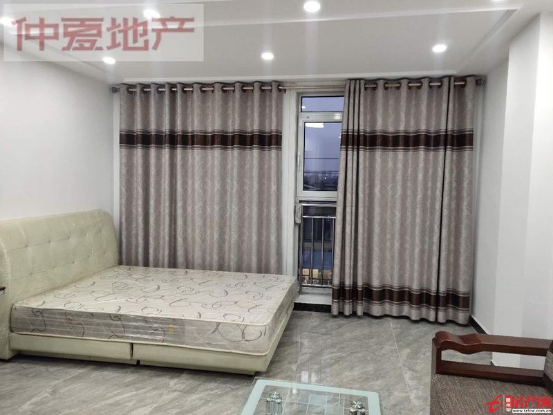 人和藍(lán)灣公寓出租  拎包即住?。?！