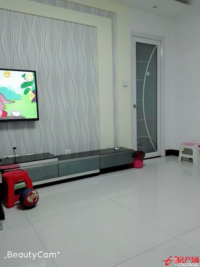 婚房精裝修，拎包即住！家具家電齊全。