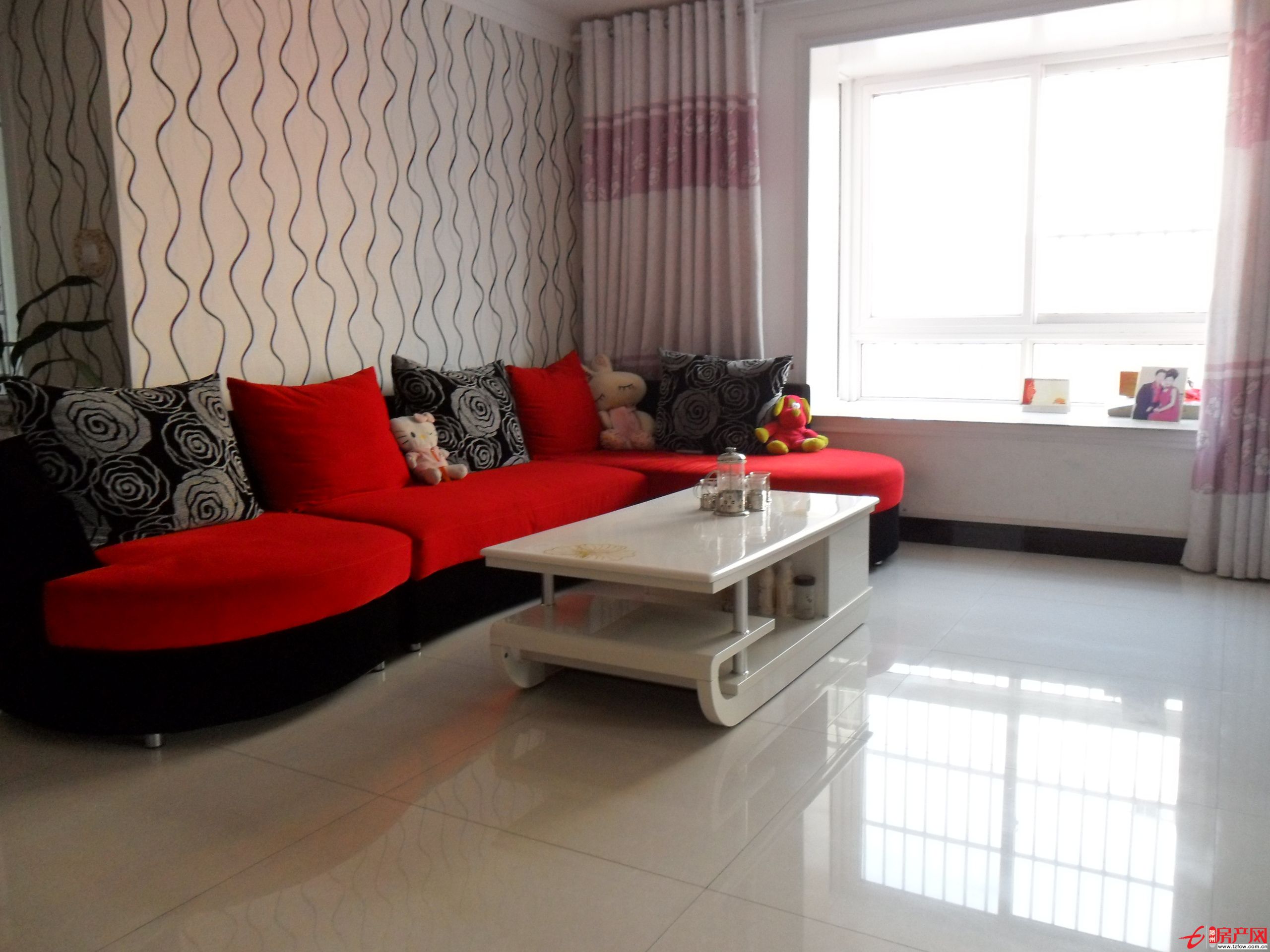 香格里拉小區(qū)，南北通透精裝修，學(xué)區(qū)房，交通方便生活方便