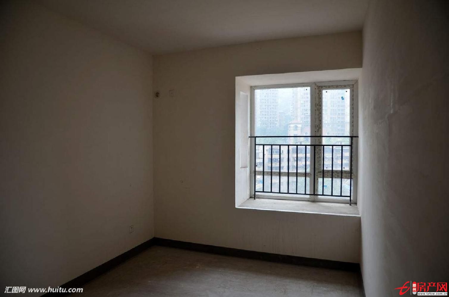 蘋果花園洋房，價(jià)格包含儲(chǔ)藏室，三室朝陽(yáng)，南北通透。