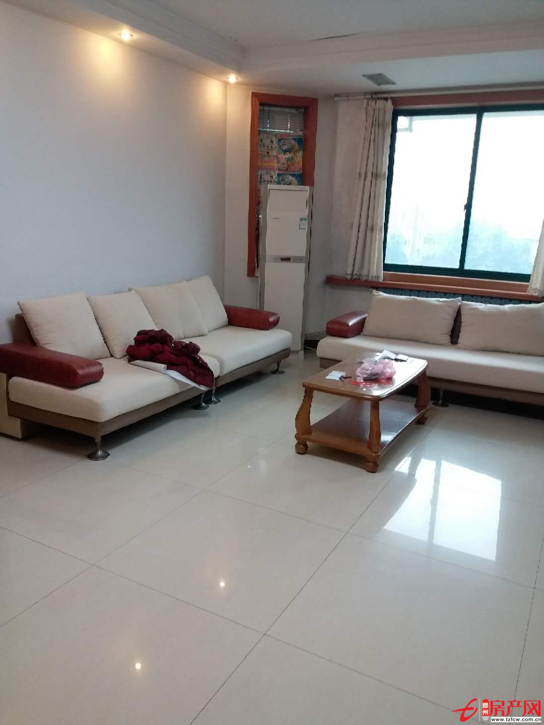 濱江二期，出租，拎包即住。