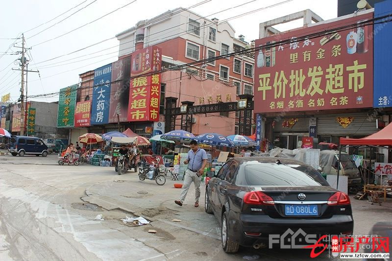 【門頭出租】真愛商城西門—振興花園小區(qū)商業(yè)鋪