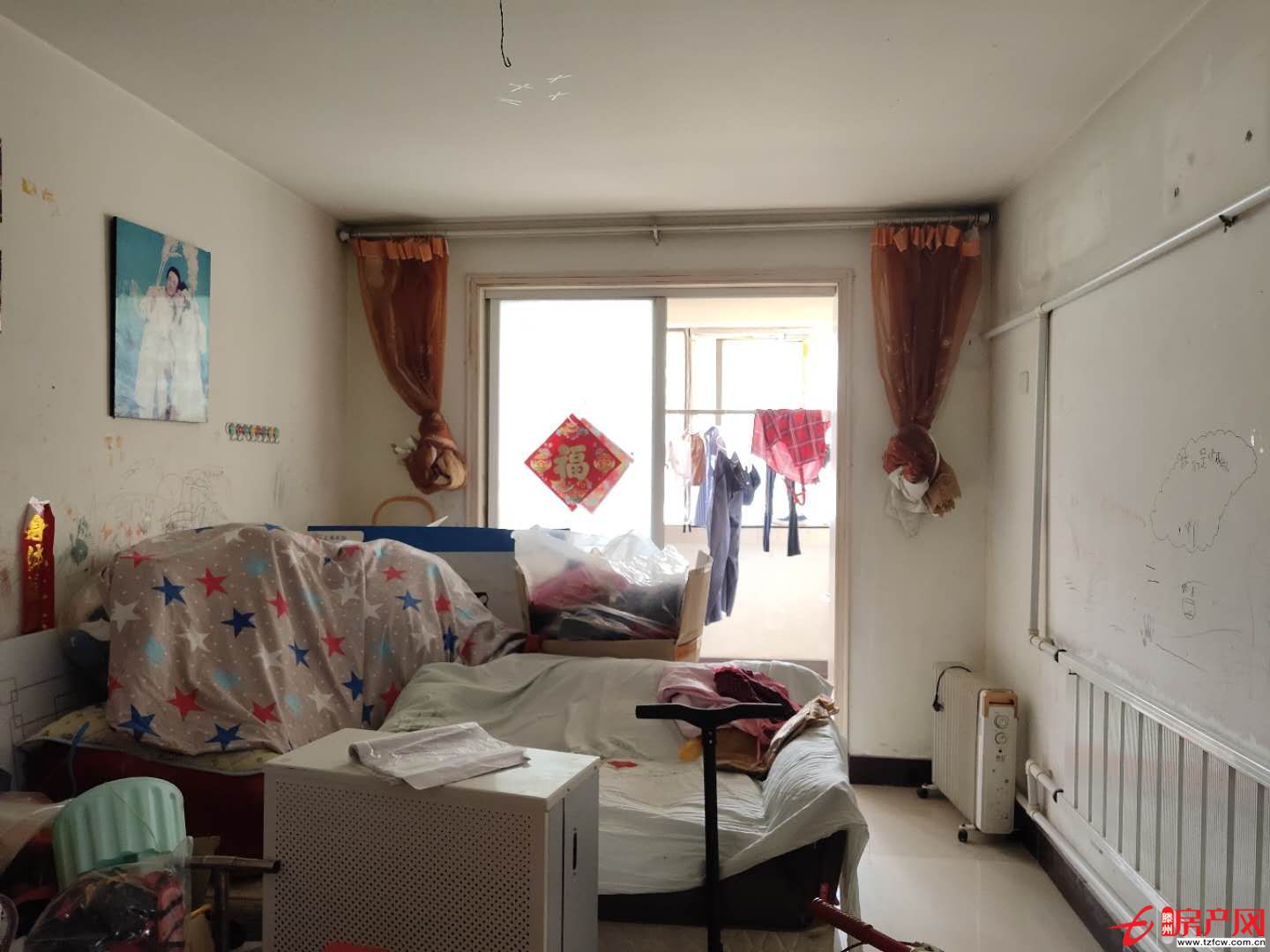 德明花園的，多層2樓三室兩廳，附送儲(chǔ)藏室，104平，證五可貸